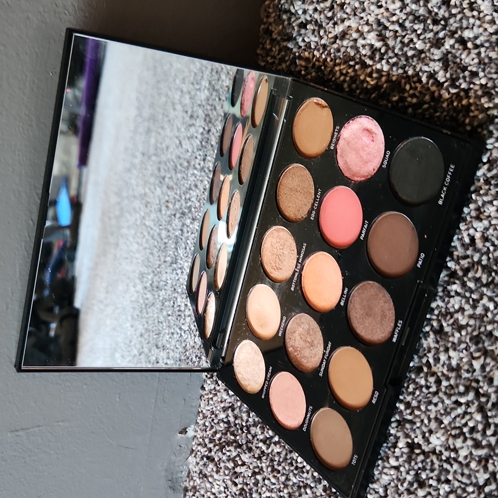 Morphe 15b Brunch Babe Eyeshadow Palette